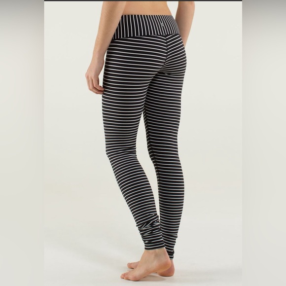 #43 Lululemon Wunder Under Pant
Parallel Stripe Black White / Black Sz 6 - Picture 2 of 12